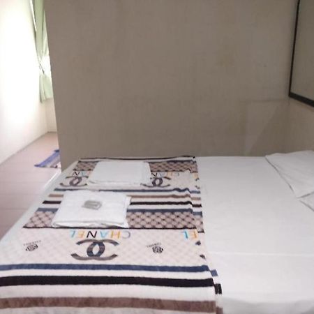 Spot On 89907 Motel Impian Seri Manjung Eksteriør billede