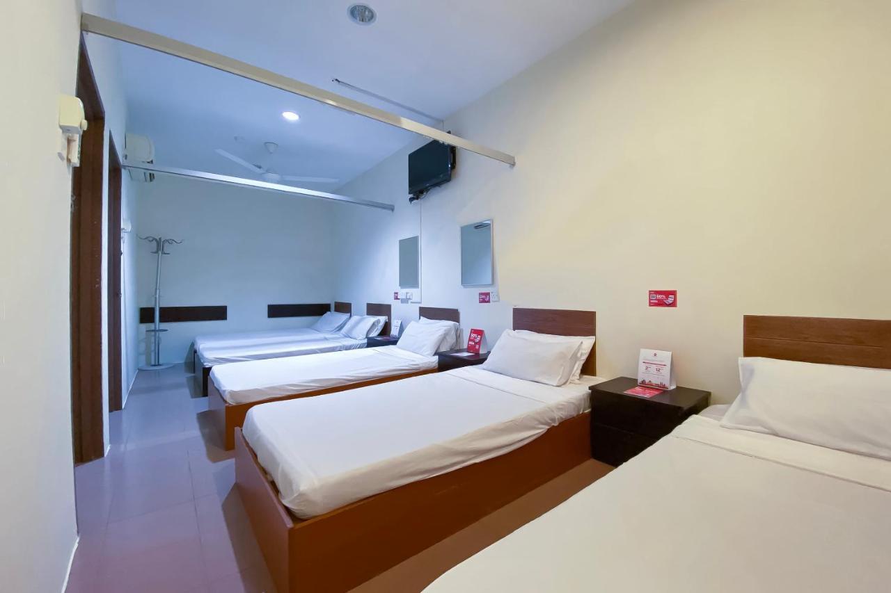Spot On 89907 Motel Impian Seri Manjung Eksteriør billede