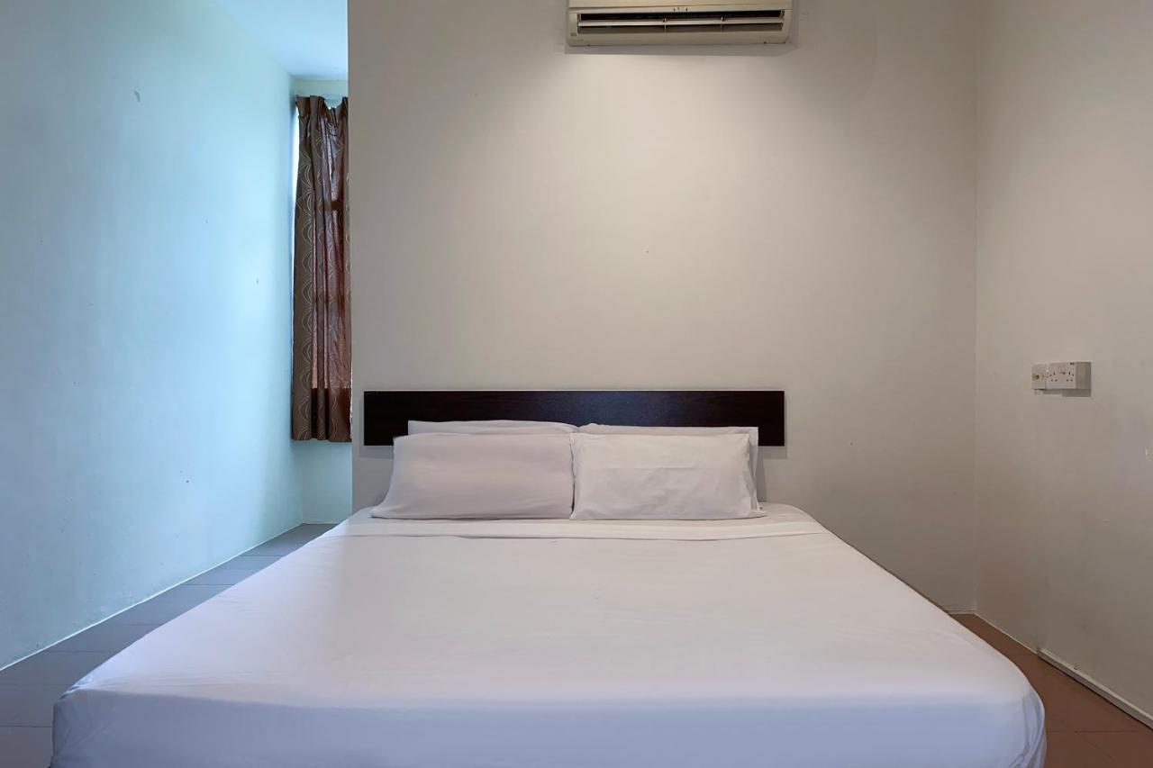 Spot On 89907 Motel Impian Seri Manjung Eksteriør billede