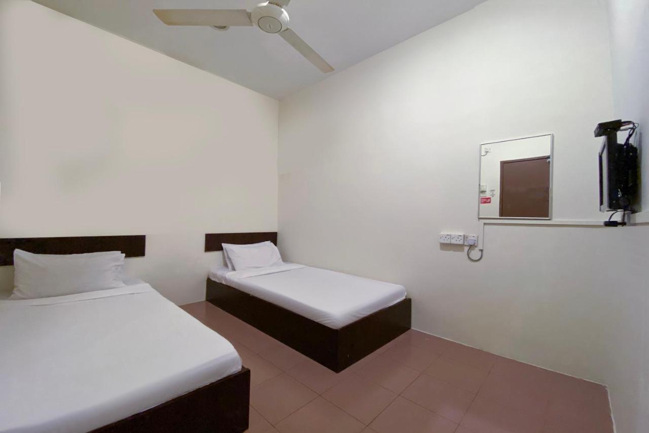 Spot On 89907 Motel Impian Seri Manjung Eksteriør billede