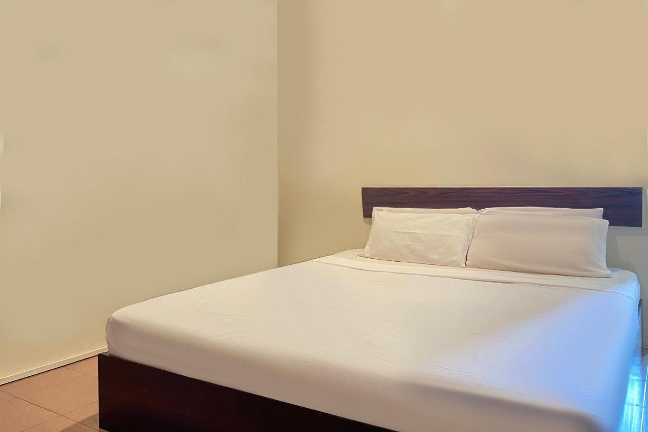 Spot On 89907 Motel Impian Seri Manjung Eksteriør billede