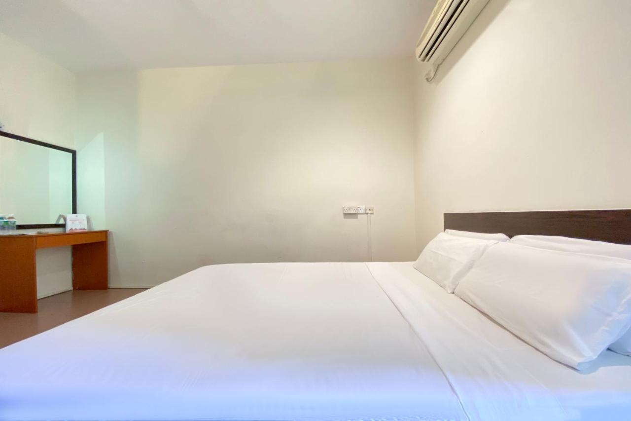 Spot On 89907 Motel Impian Seri Manjung Eksteriør billede