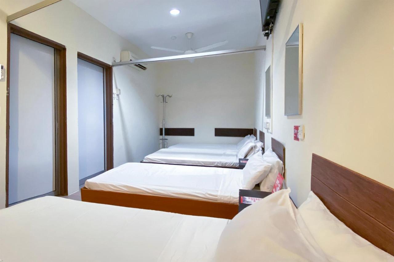 Spot On 89907 Motel Impian Seri Manjung Eksteriør billede