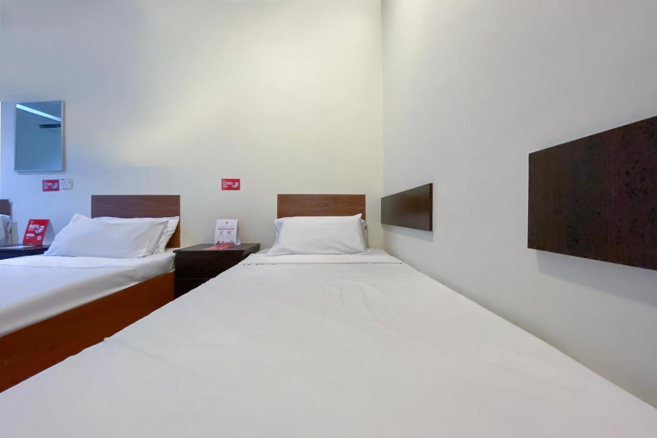 Spot On 89907 Motel Impian Seri Manjung Eksteriør billede
