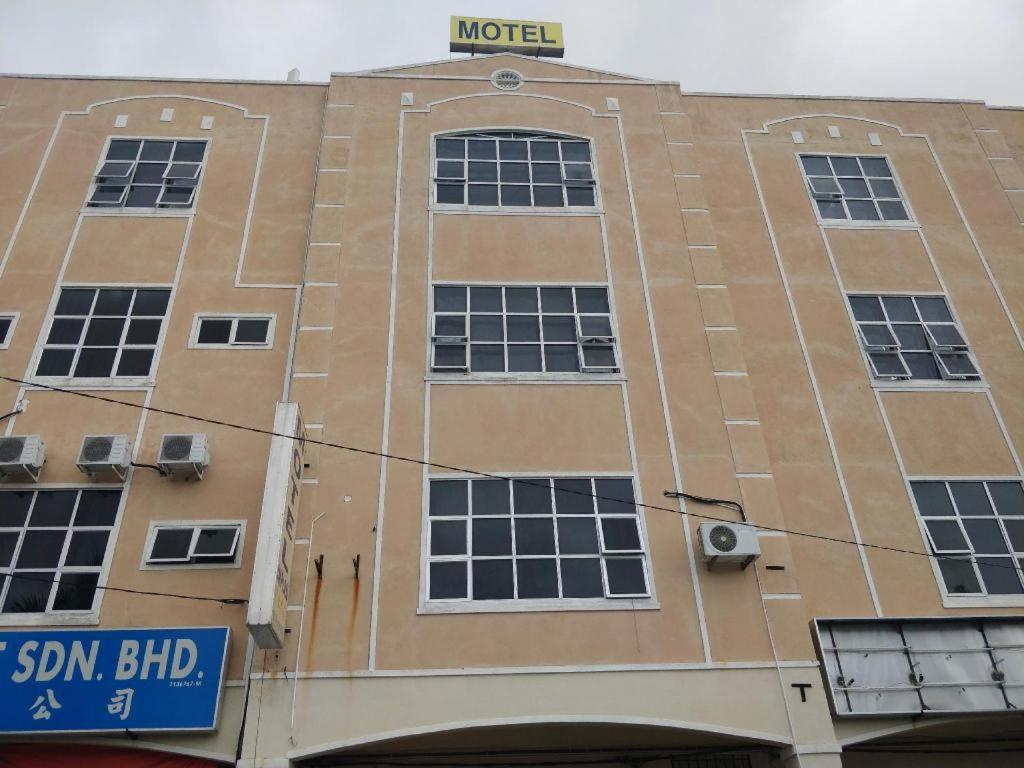 Spot On 89907 Motel Impian Seri Manjung Eksteriør billede