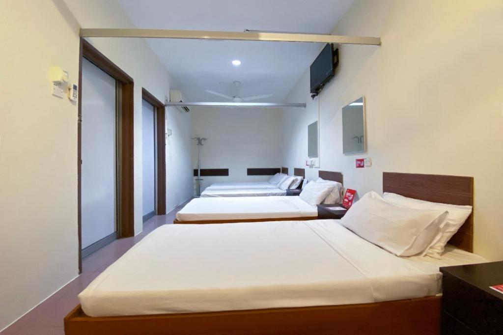 Spot On 89907 Motel Impian Seri Manjung Eksteriør billede
