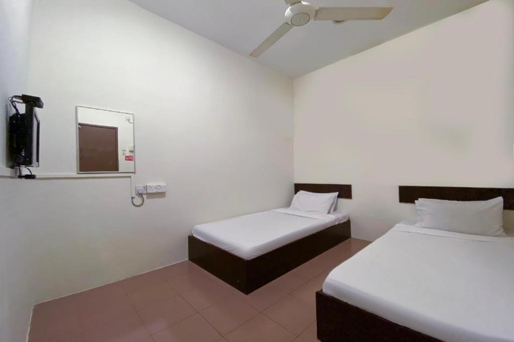 Spot On 89907 Motel Impian Seri Manjung Eksteriør billede
