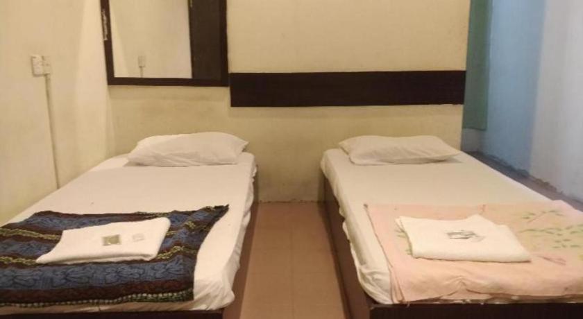 Spot On 89907 Motel Impian Seri Manjung Eksteriør billede