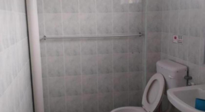 Spot On 89907 Motel Impian Seri Manjung Eksteriør billede