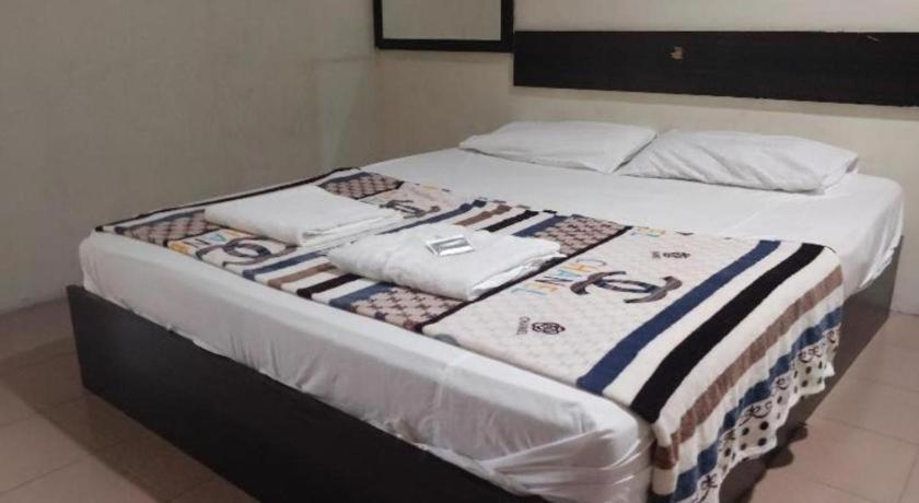 Spot On 89907 Motel Impian Seri Manjung Eksteriør billede